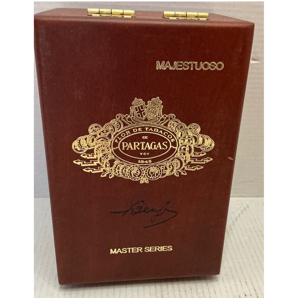 Partagas Majestuoso Master Series Cigar Box Wood Gold Logo Dominican Republic
